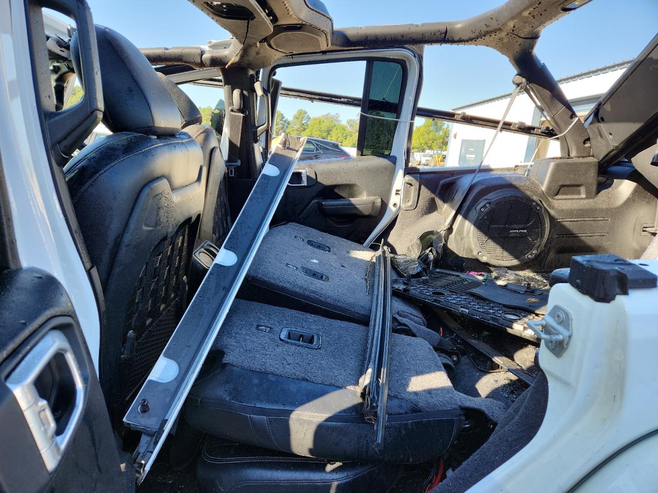 Jeep Wrangler Rubicon Image 2