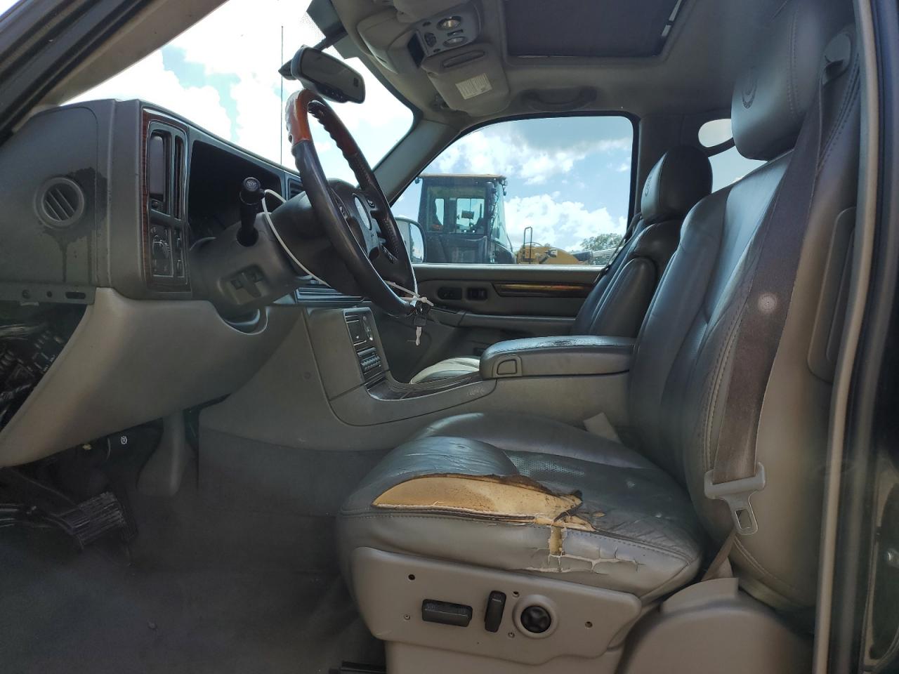 Cadillac Escalade Ext Image 11