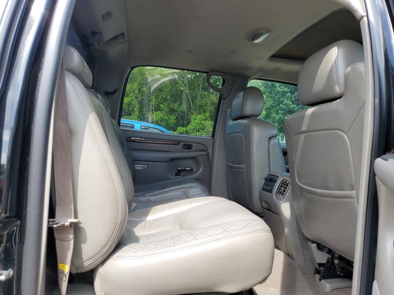 Cadillac Escalade Ext Image 12