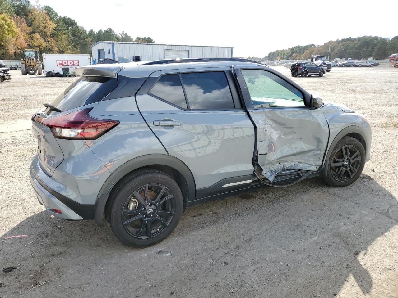 Nissan Kicks Sr Image 2