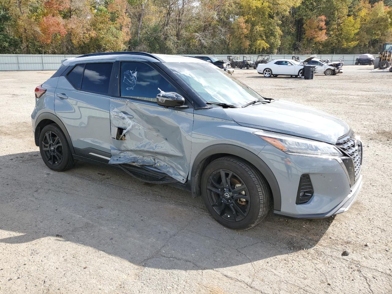 Nissan Kicks Sr Image 4