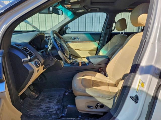 Ford Explorer Limited Image 14