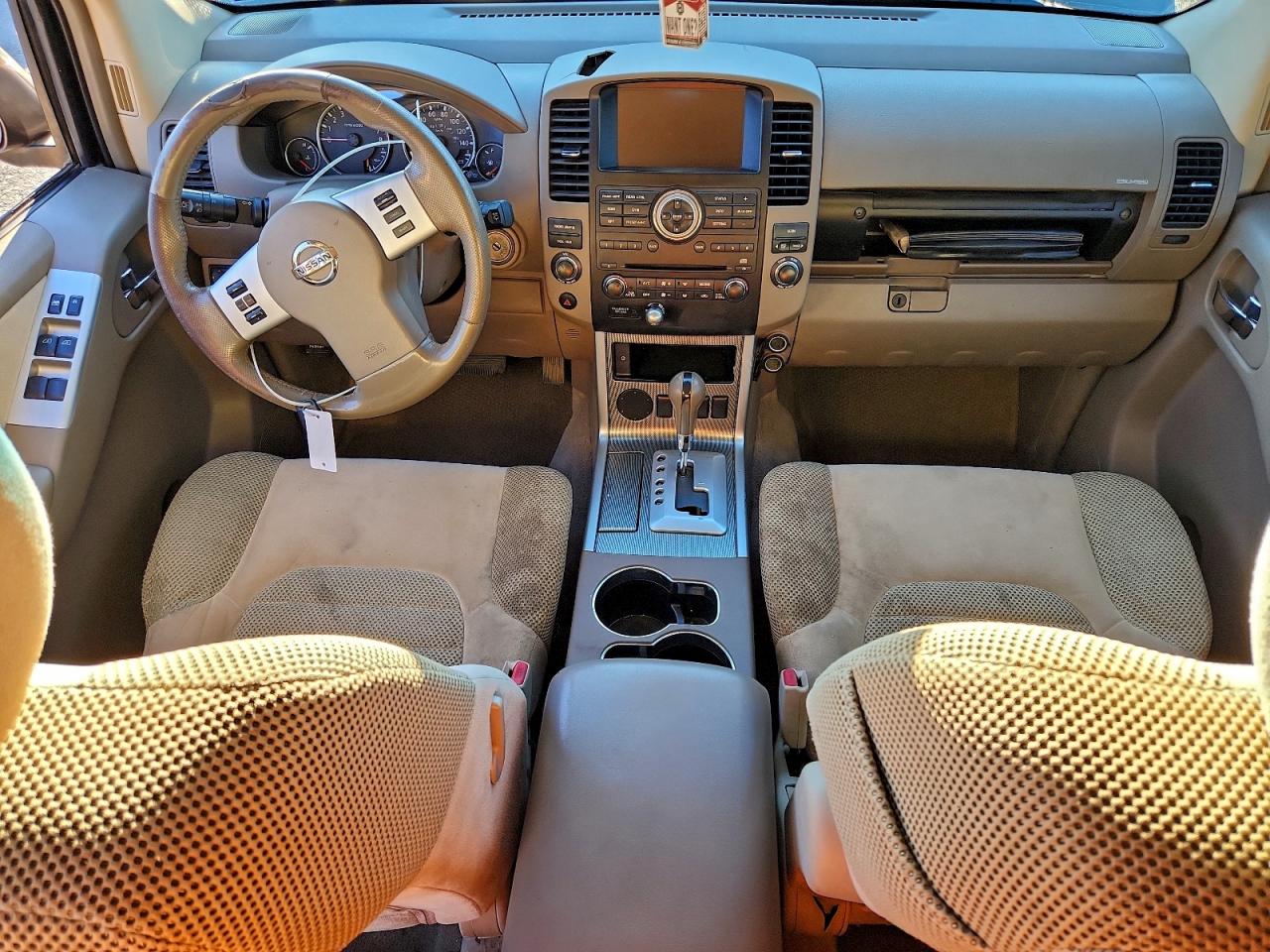 Nissan Pathfinder S Image 6