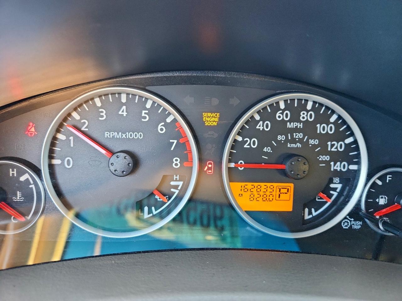 Nissan Pathfinder S Image 8