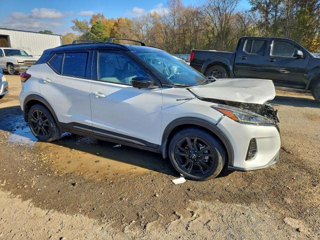 Nissan Kicks Sr Image 5