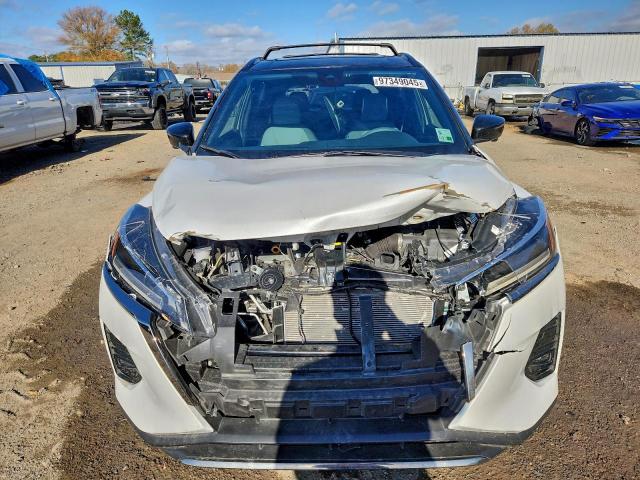 Nissan Kicks Sr Image 3