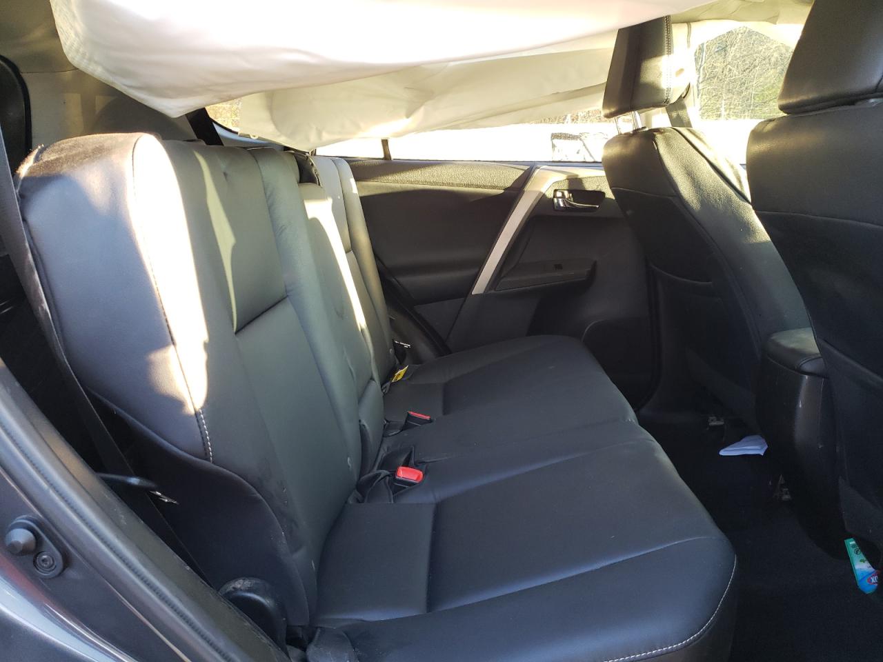 Toyota RAV4 Limited Image 9