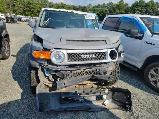 Toyota FJ Cruiser Image 6