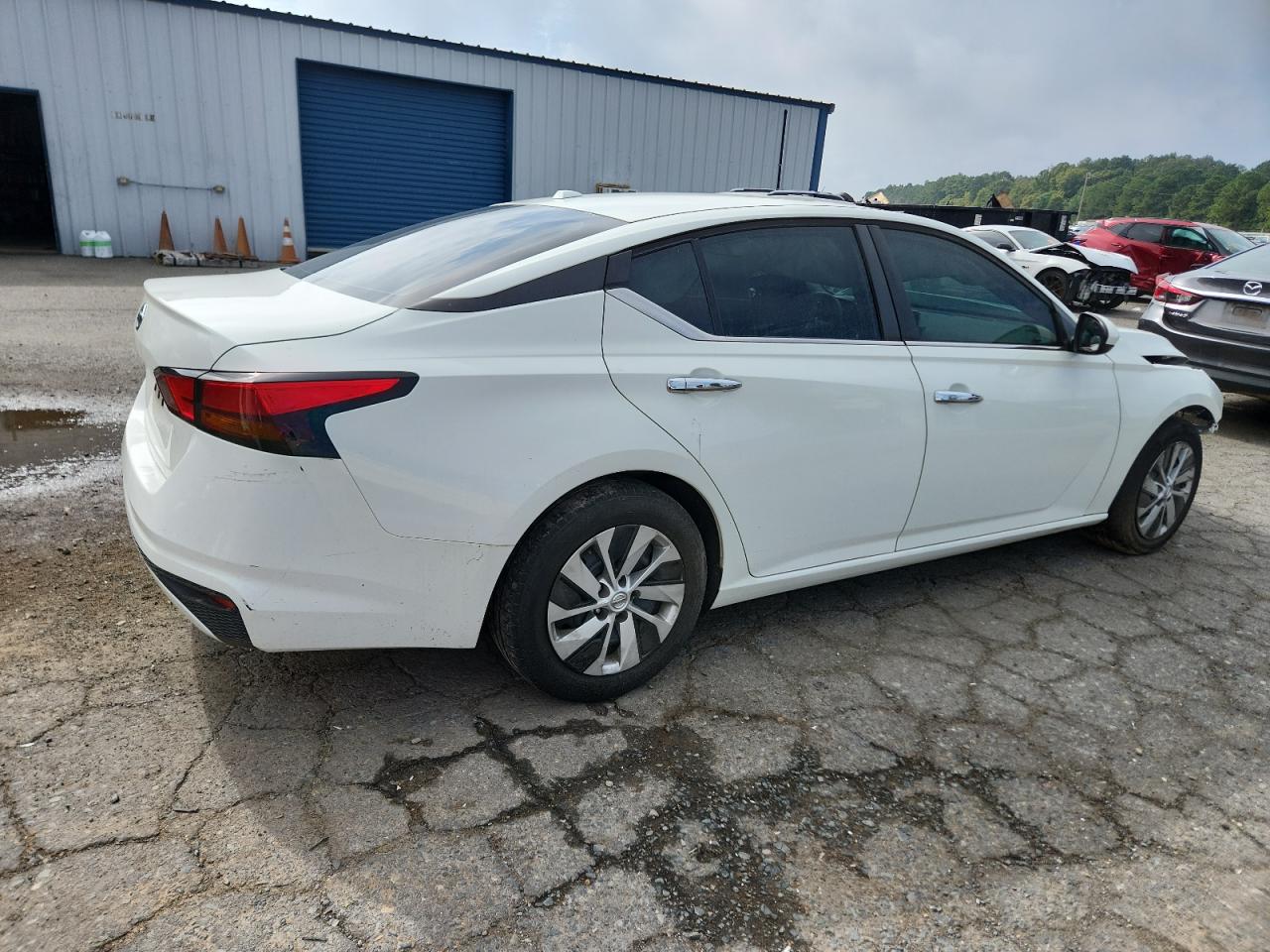 Nissan Altima S Image 7