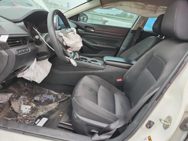 Nissan Altima S Image 12