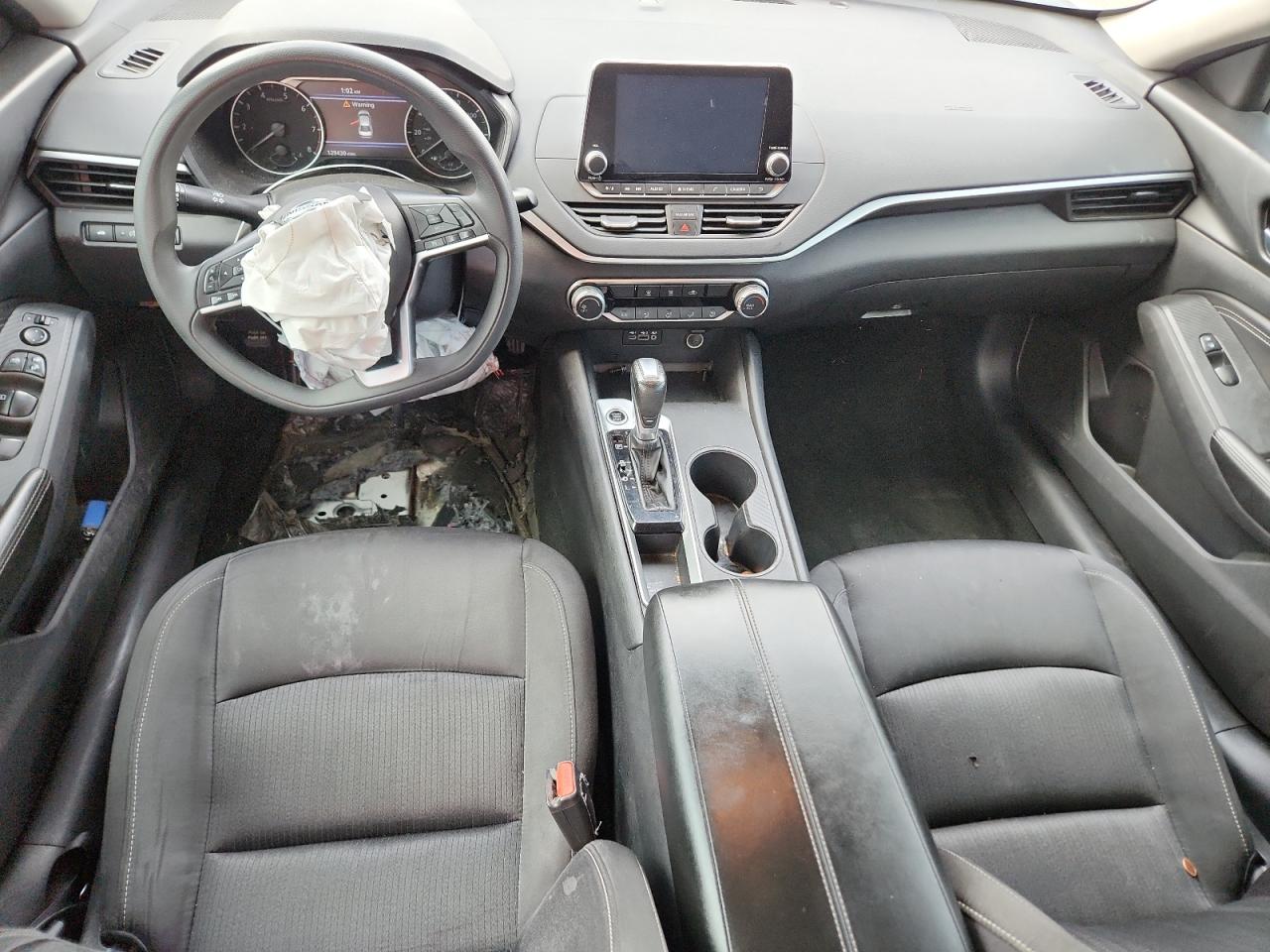 Nissan Altima S Image 4