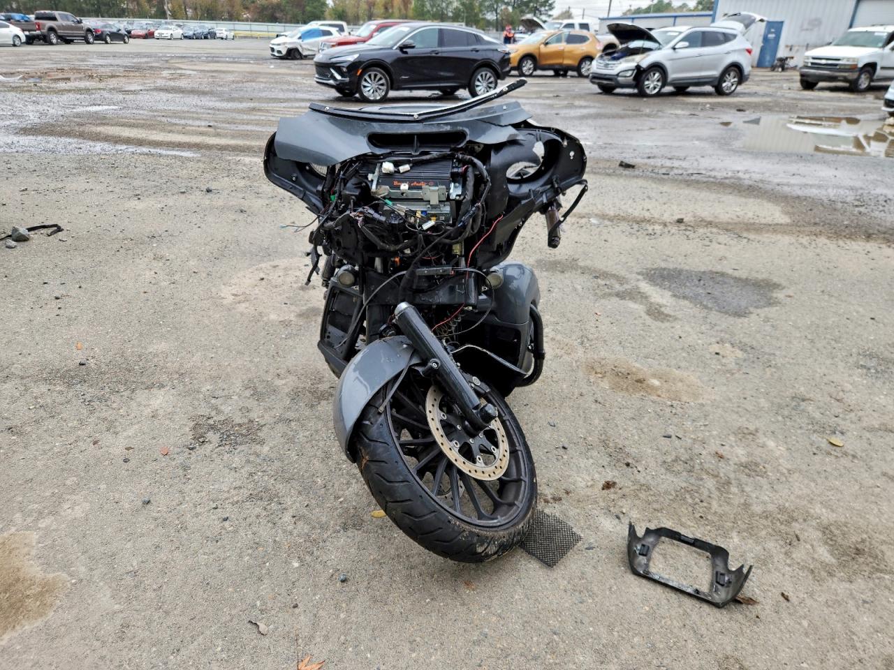 Harley-Davidson Fl Cvo Street Glide Image 4