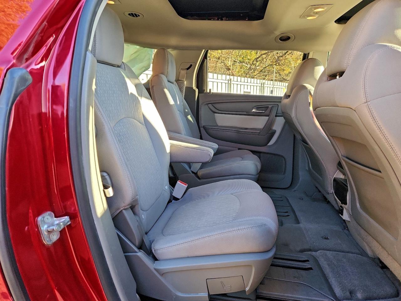 GMC Acadia Sle Image 2