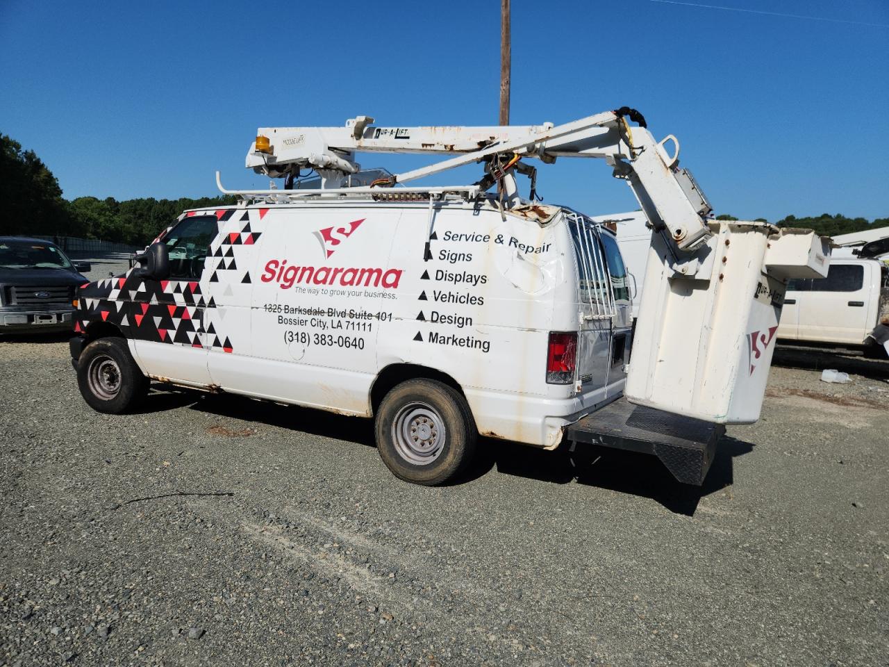 Ford Econoline E350 Super Duty Van Image 11