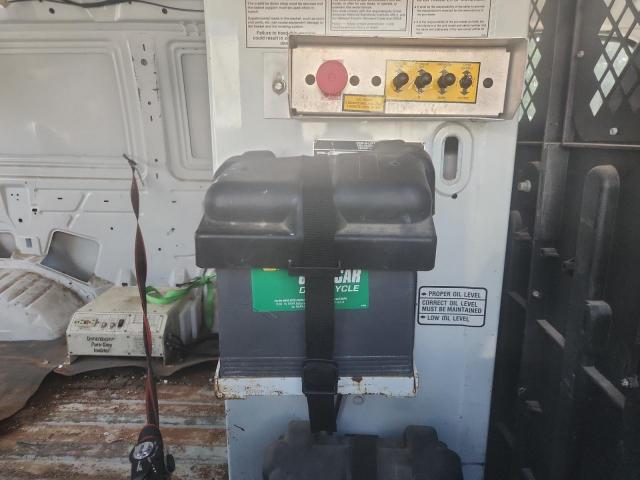 Ford Econoline E350 Super Duty Van Image 4