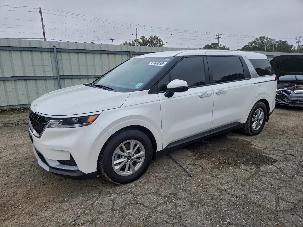 Kia Carnival Lx Image 1