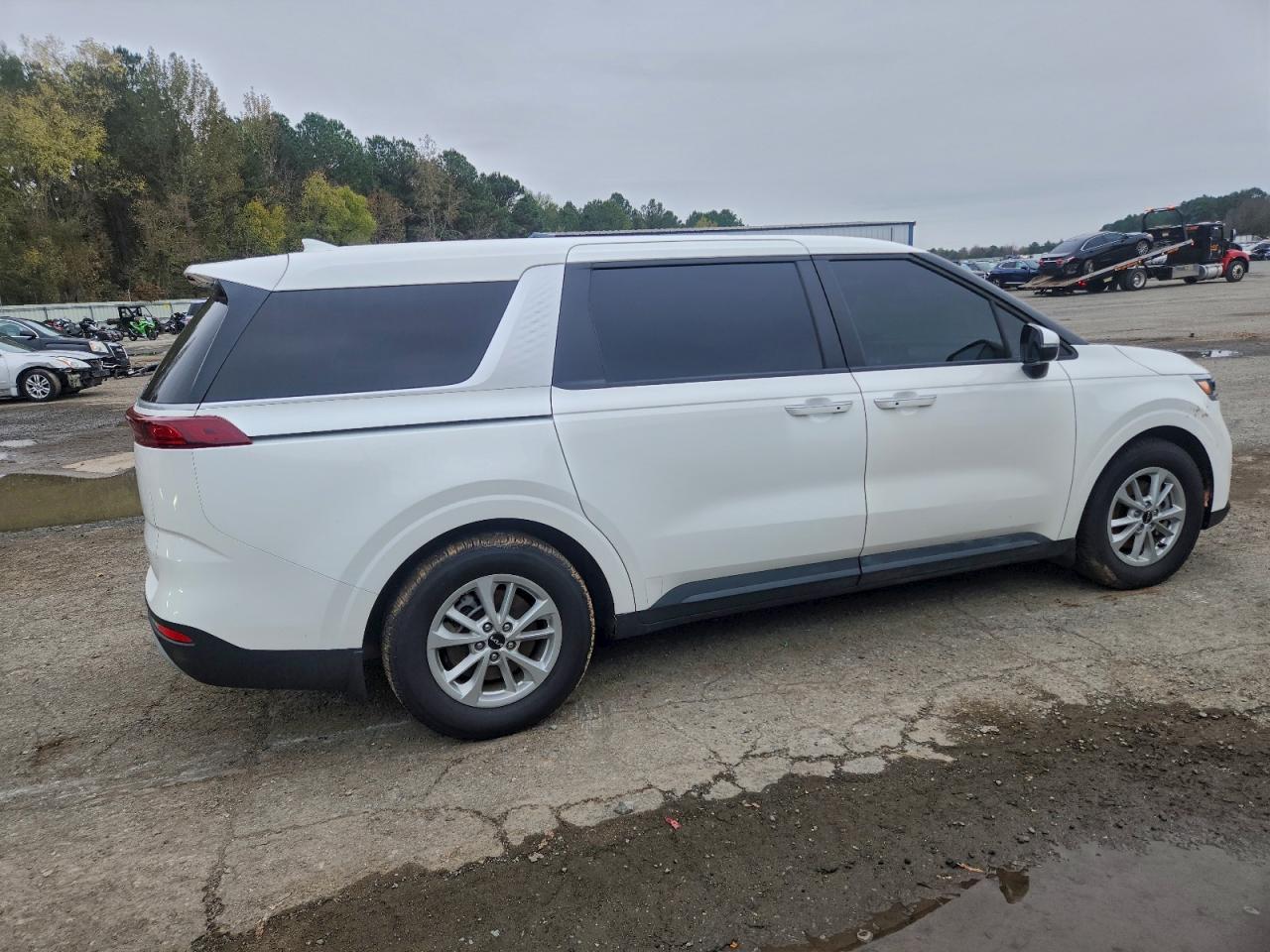 Kia Carnival Lx Image 2