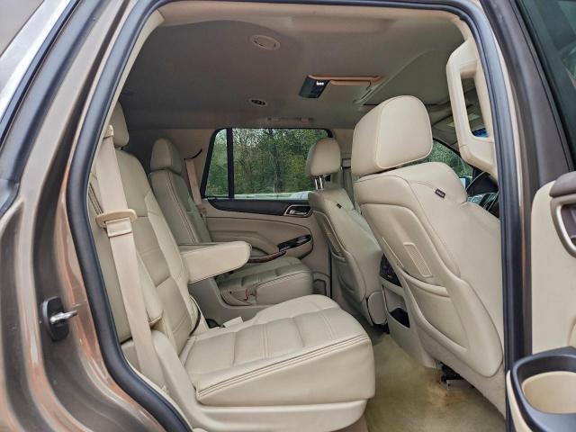 GMC Yukon Denali Image 11