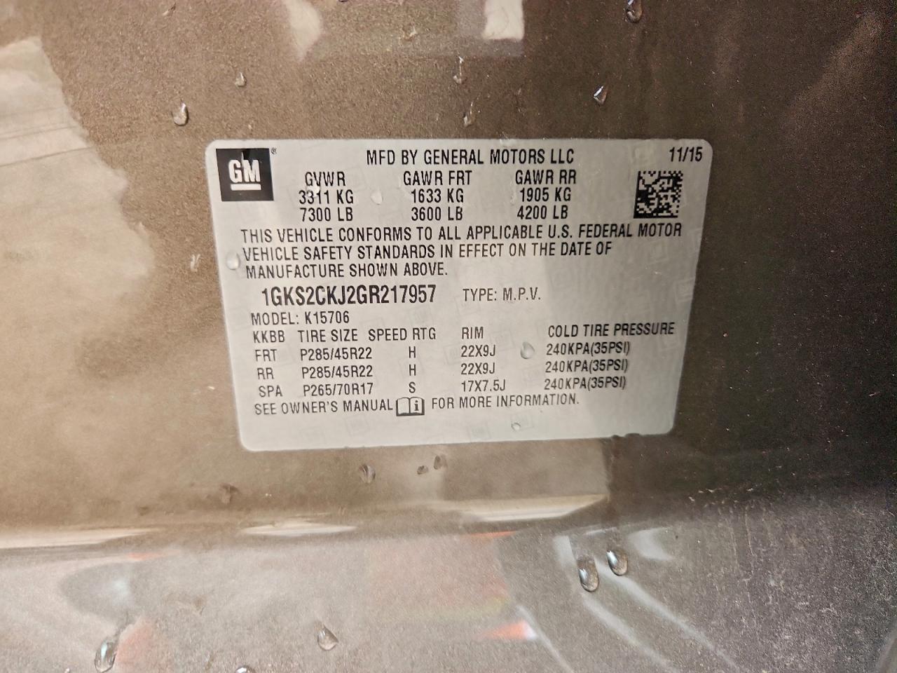 GMC Yukon Denali Image 8