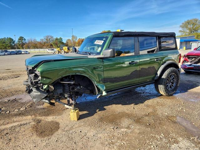  Salvage Ford Bronco