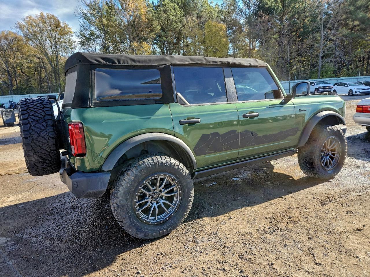 Ford Bronco Base Image 13