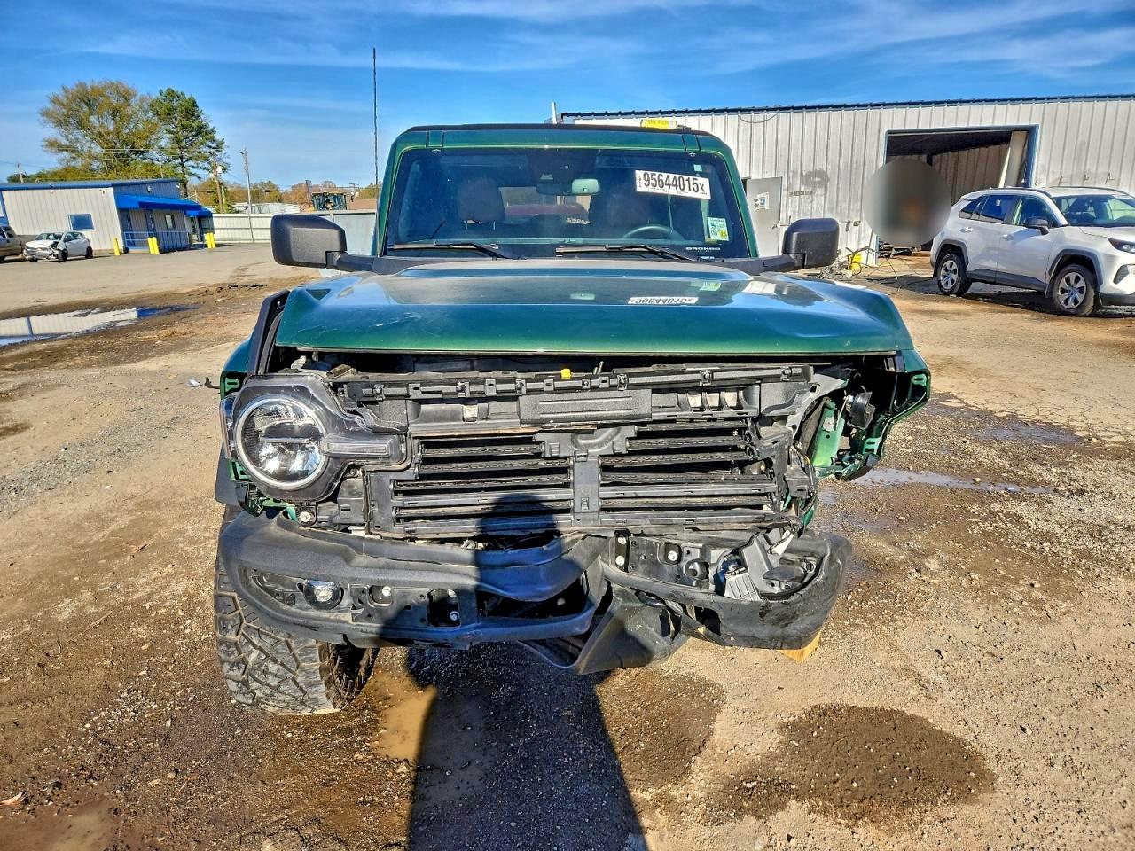 Ford Bronco Base Image 11