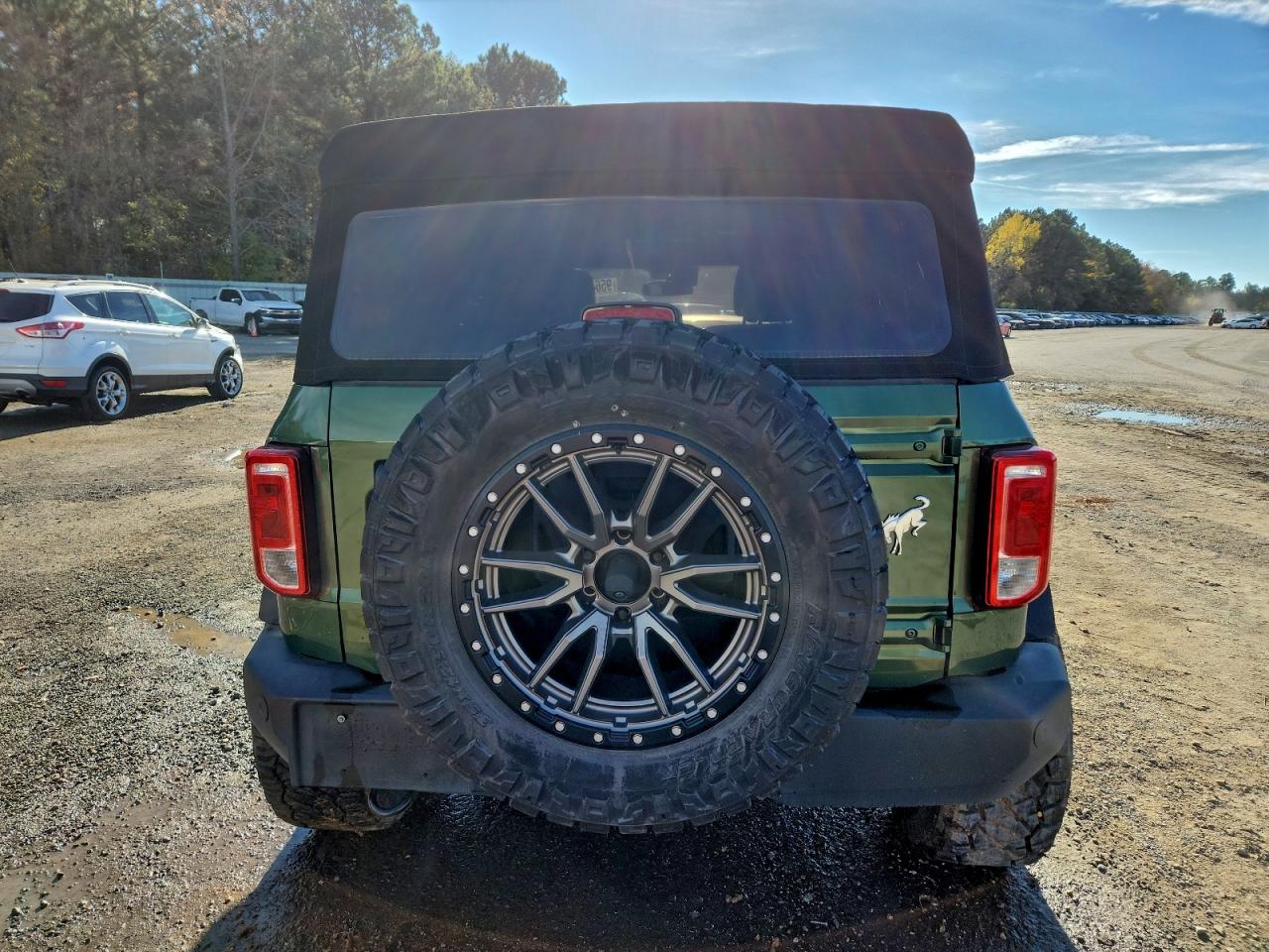 Ford Bronco Base Image 4