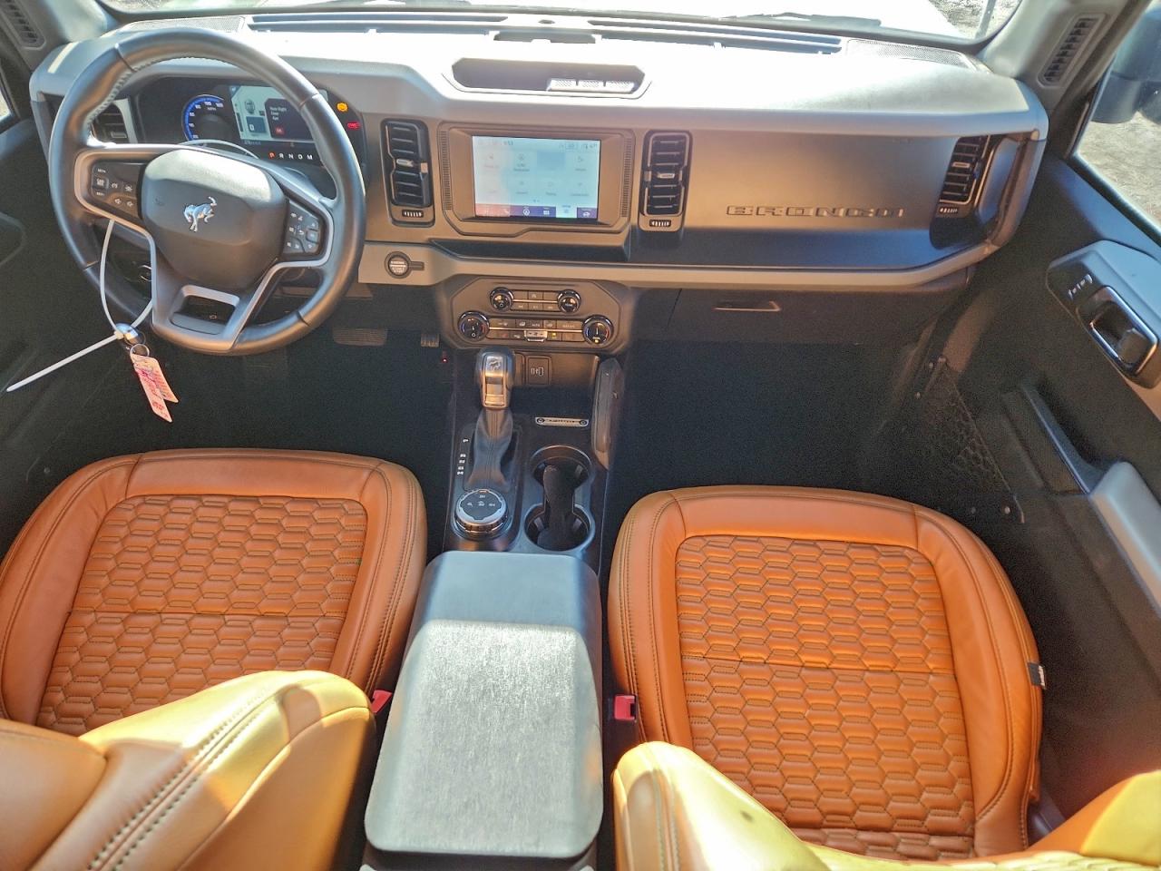 Ford Bronco Base Image 7