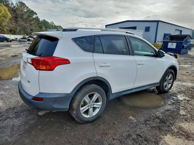 Toyota RAV4 Xle Image 2