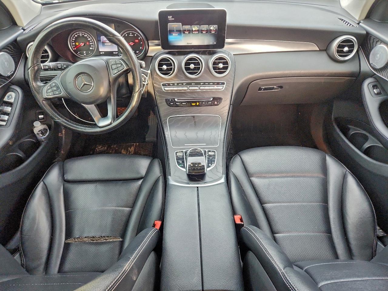 Mercedes-Benz GLC 300 Image 12