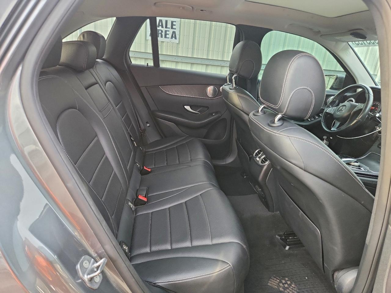 Mercedes-Benz GLC 300 Image 13