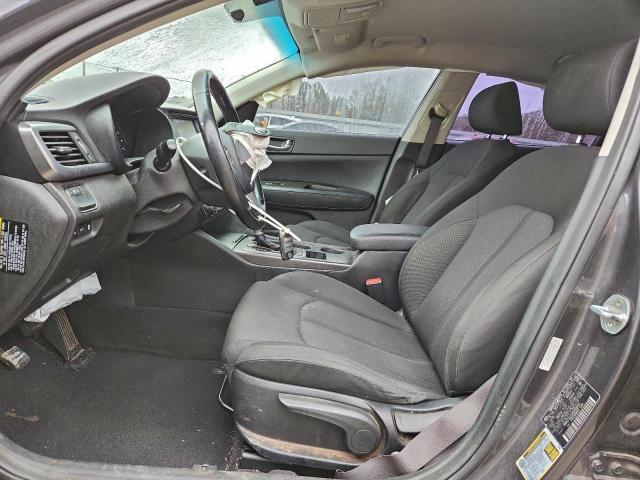 Kia Optima Hybrid Image 3