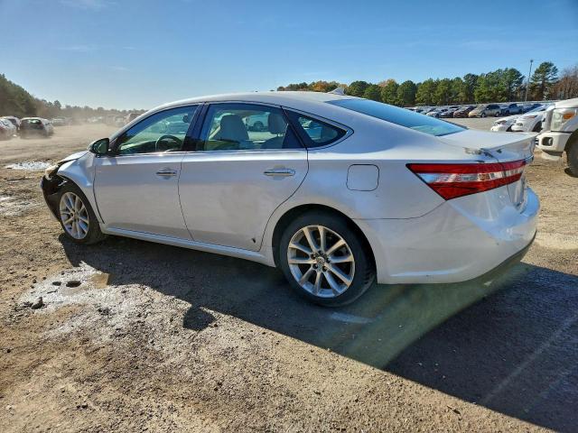 Toyota Avalon Xle Image 4