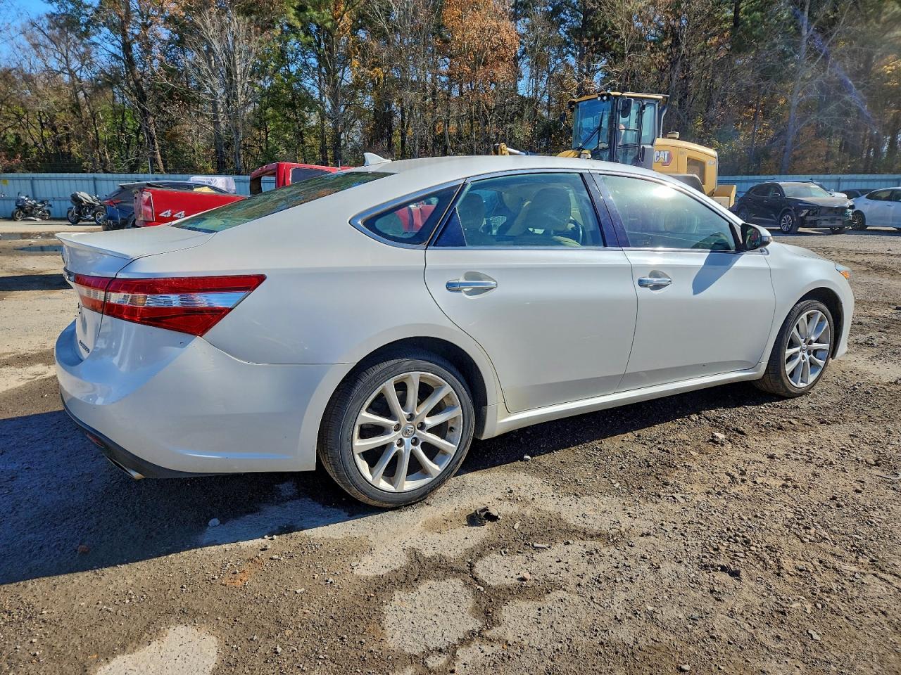 Toyota Avalon Xle Image 8