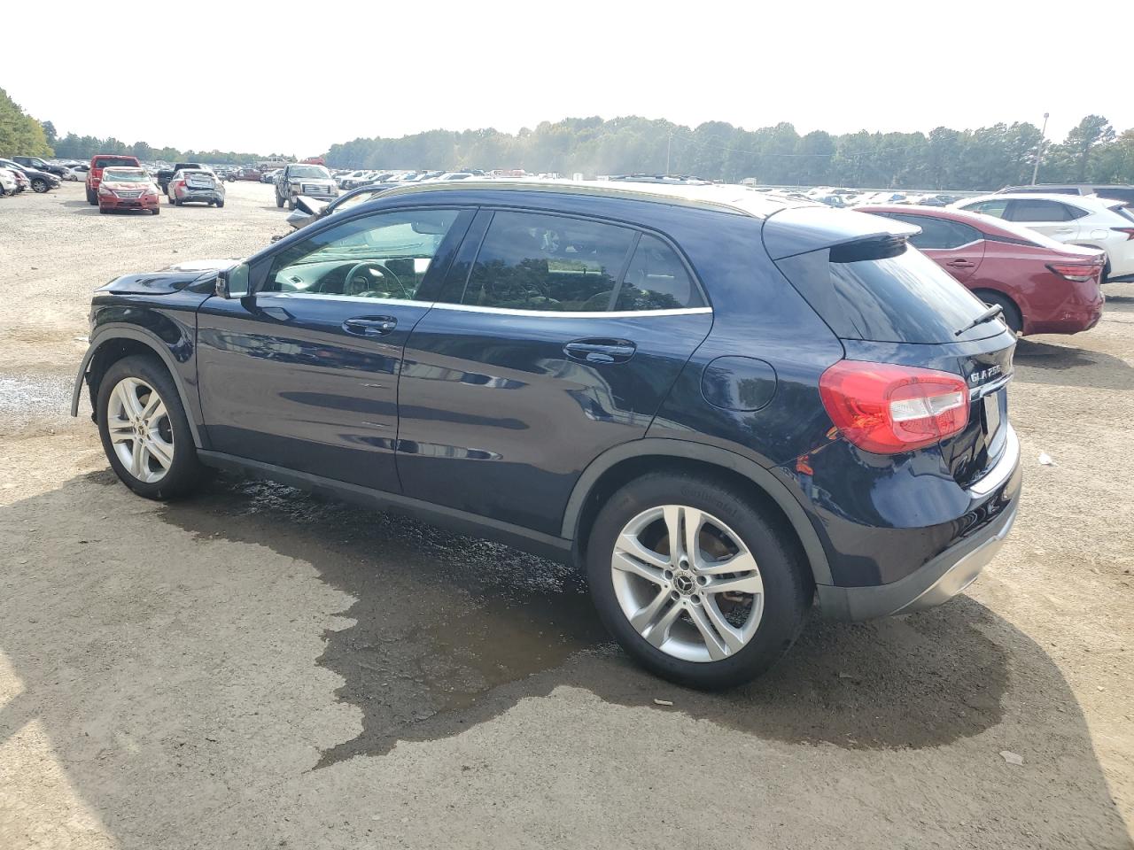 Mercedes-Benz GLA 250 4matic Image 3