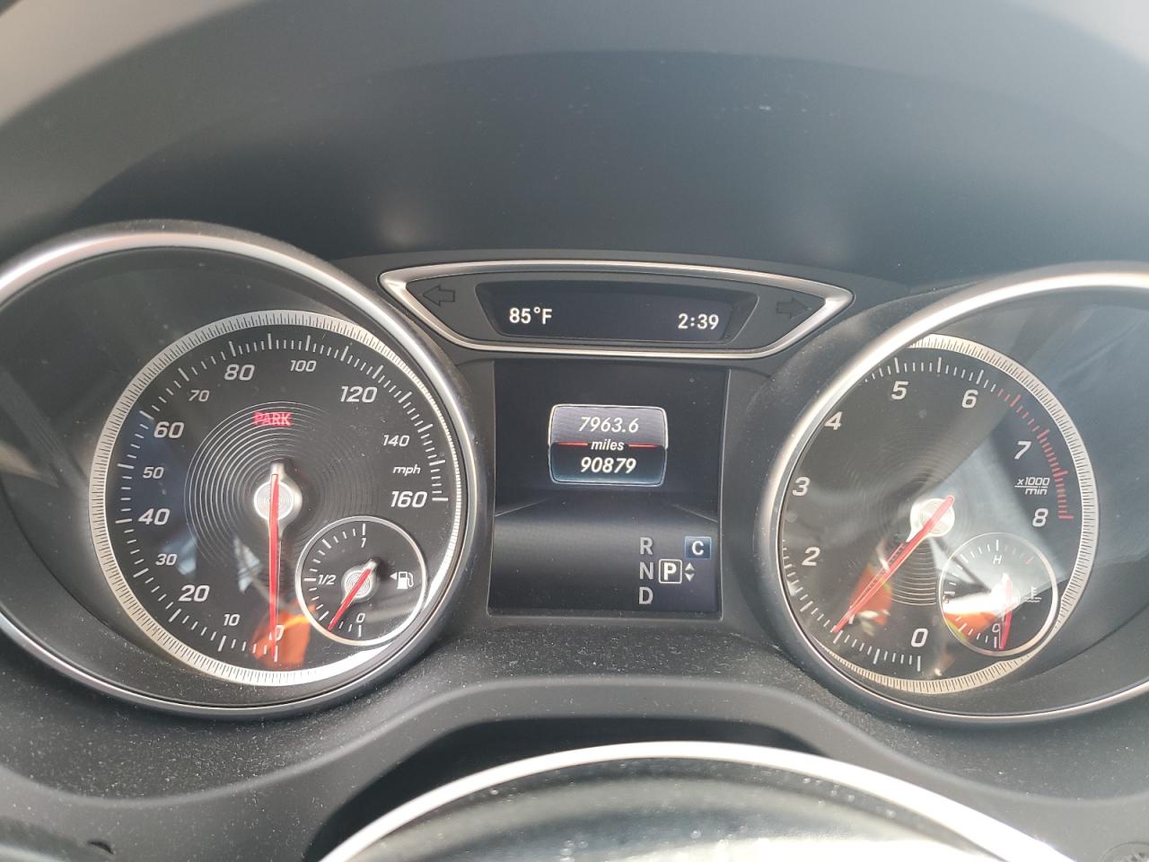 Mercedes-Benz GLA 250 4matic Image 8