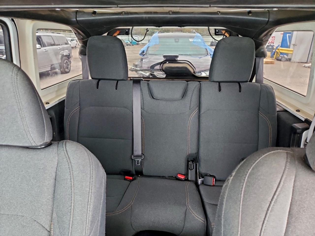 Jeep Wrangler Sport Image 12