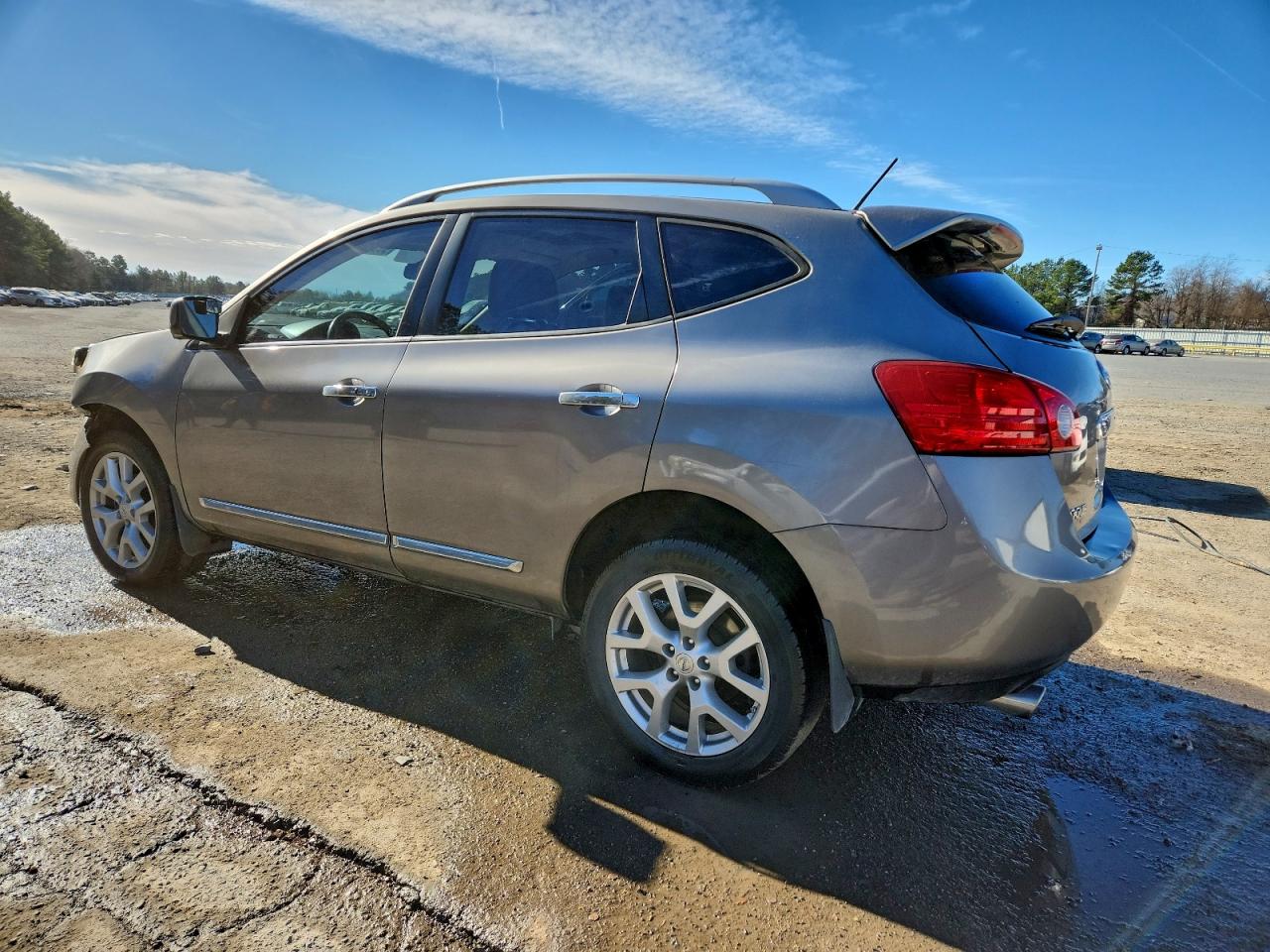 Nissan Rogue S Image 2