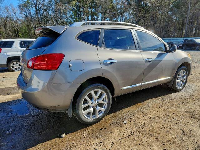 Nissan Rogue S Image 5