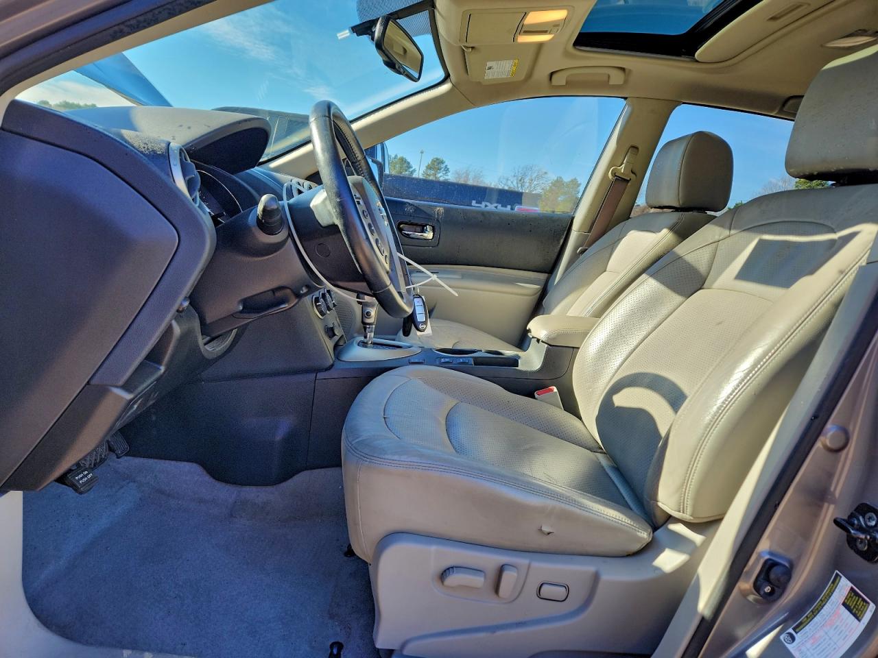 Nissan Rogue S Image 4