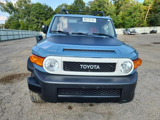 Toyota FJ Cruiser Image 4