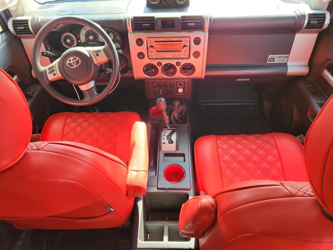 Toyota FJ Cruiser Image 12