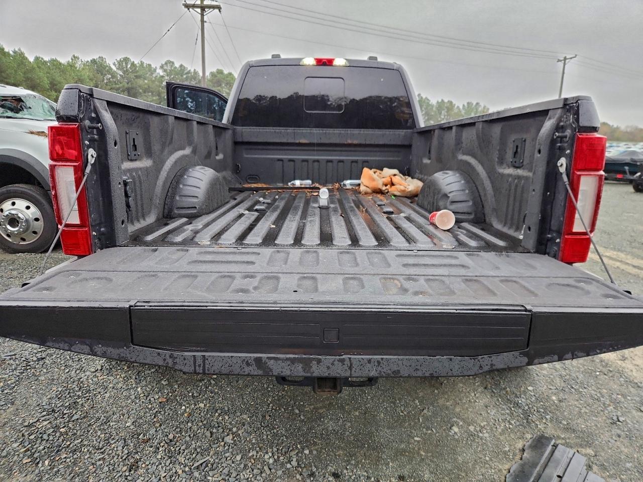 Ford F-350 Super Duty Image 7