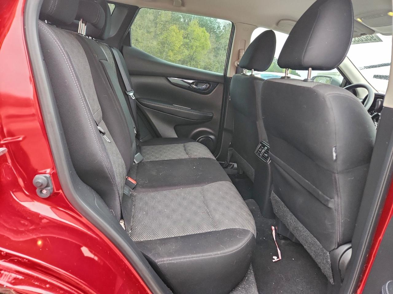 Nissan Rogue S Image 8