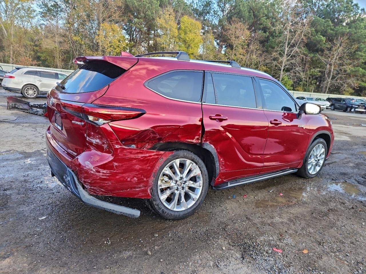 Toyota Highlander Hybrid Limited Image 8
