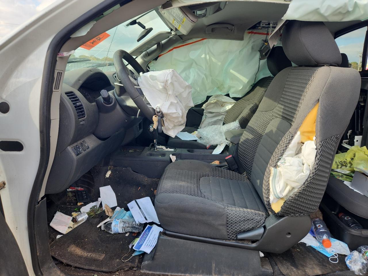 Nissan Frontier S Image 11