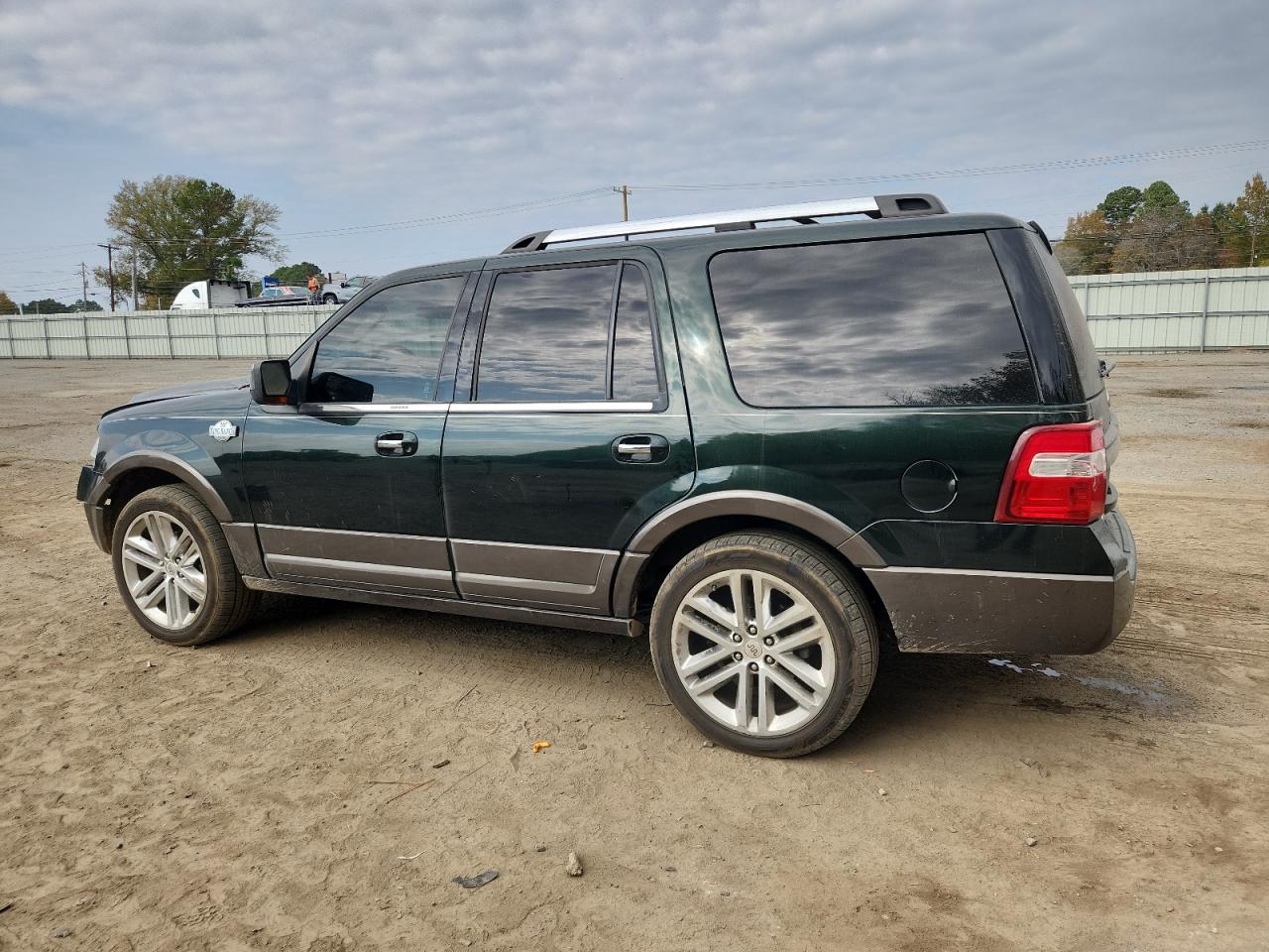 Ford Expedition Xlt Image 4