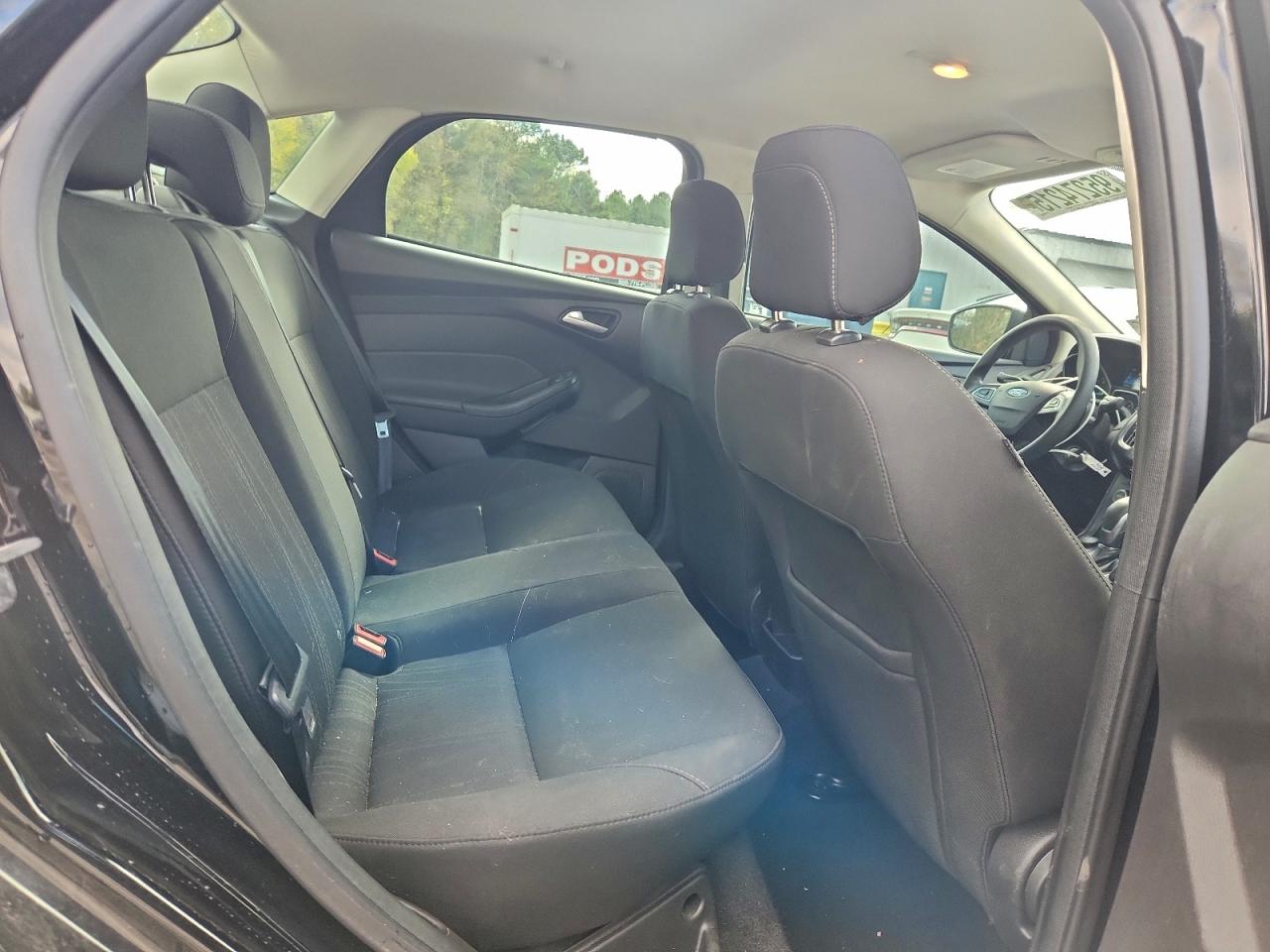 Ford Focus Se Image 11