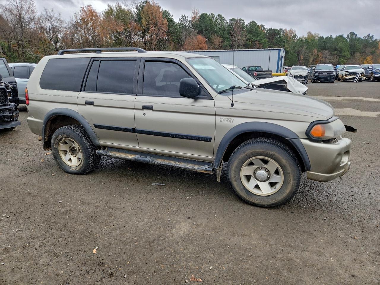 Mitsubishi Montero Sport Es Image 4