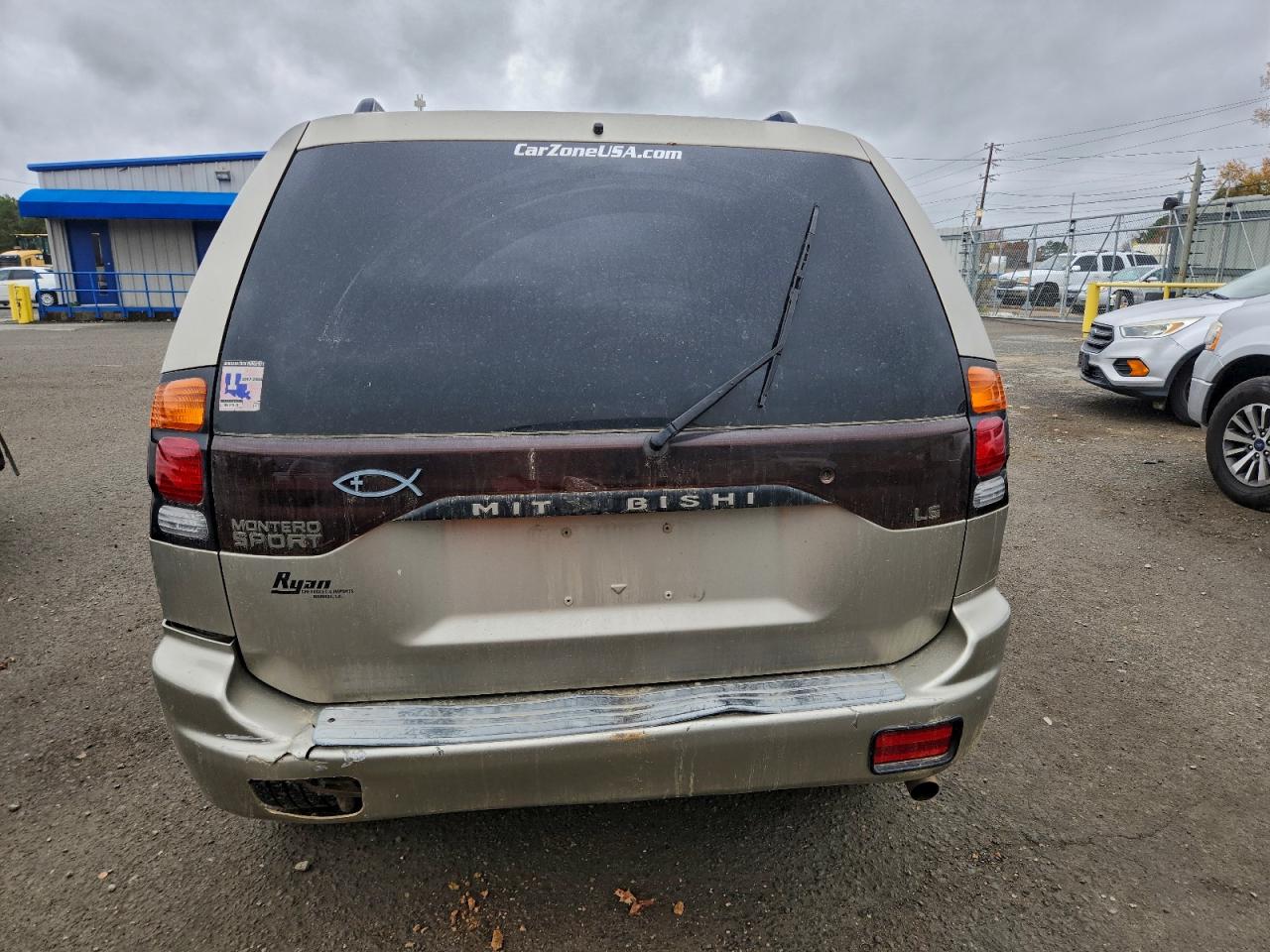 Mitsubishi Montero Sport Es Image 12